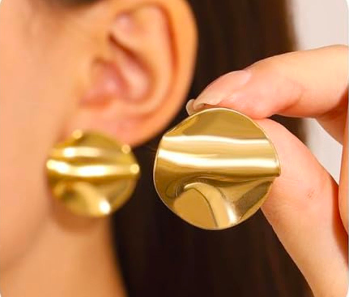 Aurora Flow Statement Studs