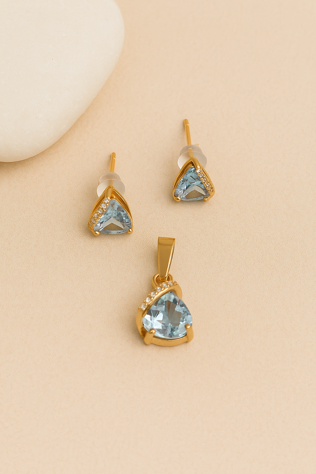 Scarlet Glint Pendent Set