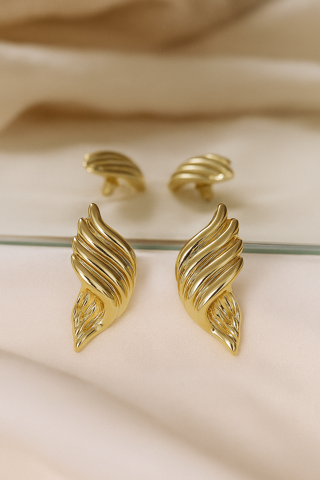Aurelia  Wave Twist Studs