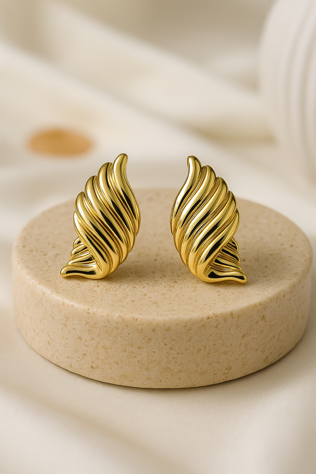 Aurelia  Wave Twist Studs