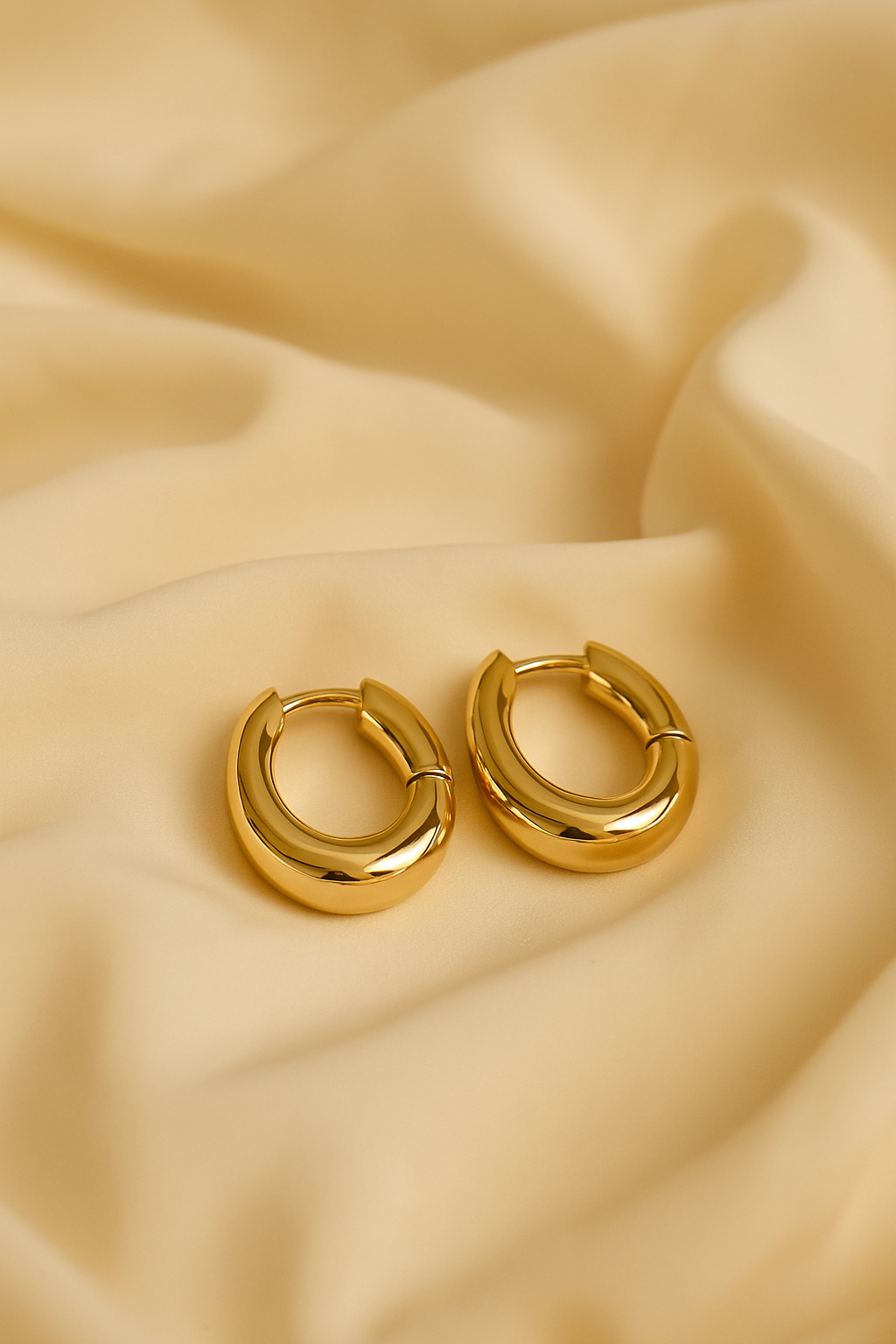 Bold Luxe Oval Hoops