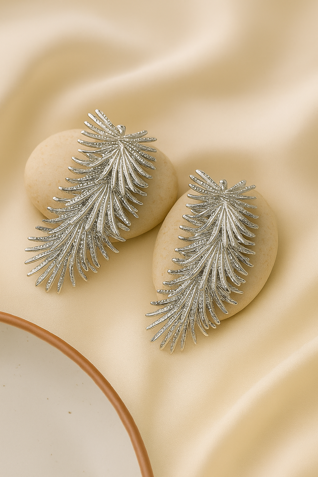 Palmira Metallic Leaf Drops