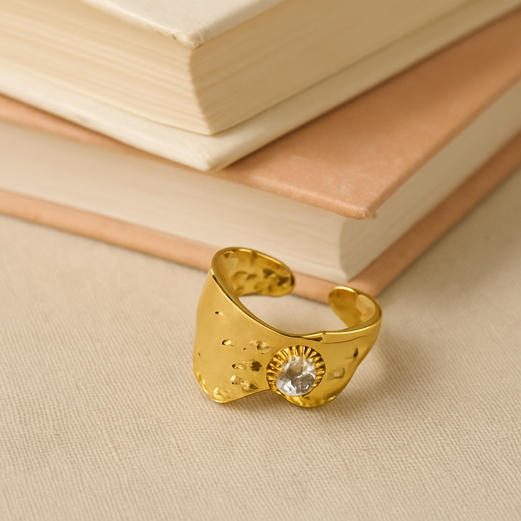 Souna Sculpted Gold Ring