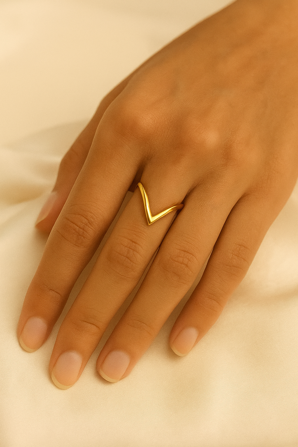 Lynx Open V Band Ring – Size 7