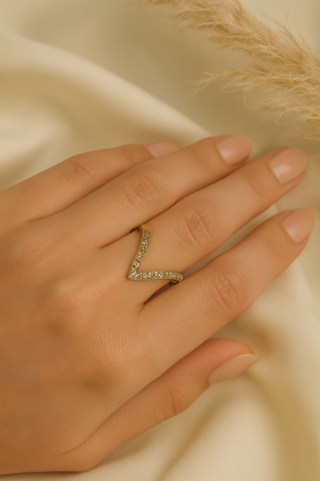 Nova Crystal V Ring