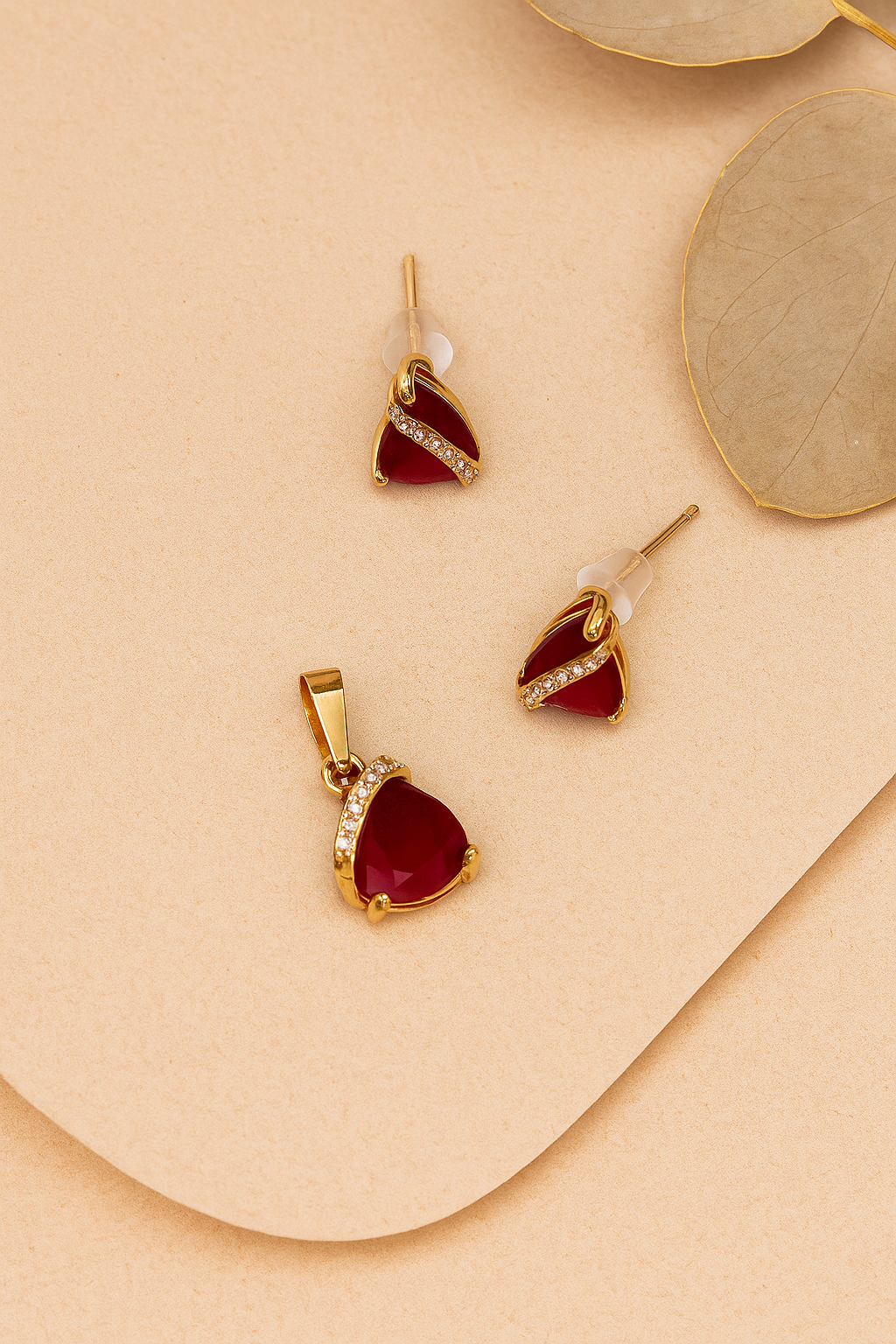 Scarlet Glint Pendent Set