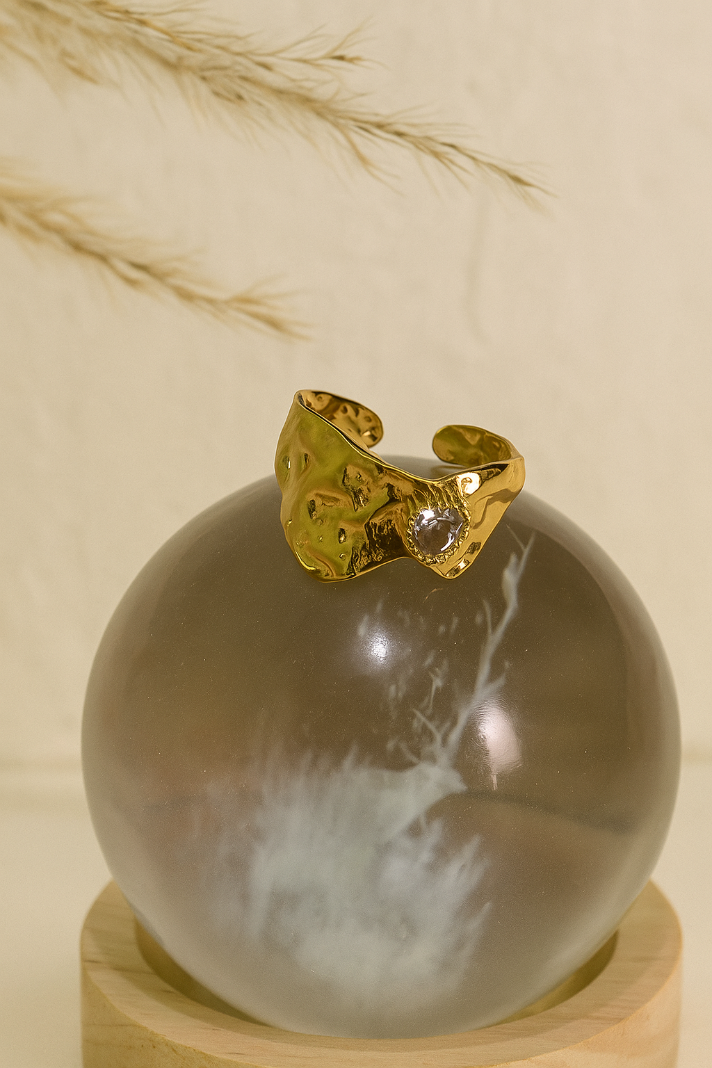 Souna Sculpted Gold Ring