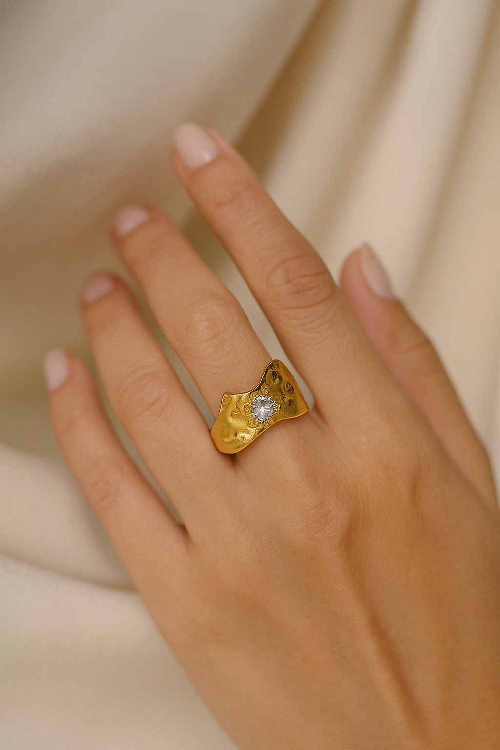 Souna Sculpted Gold Ring