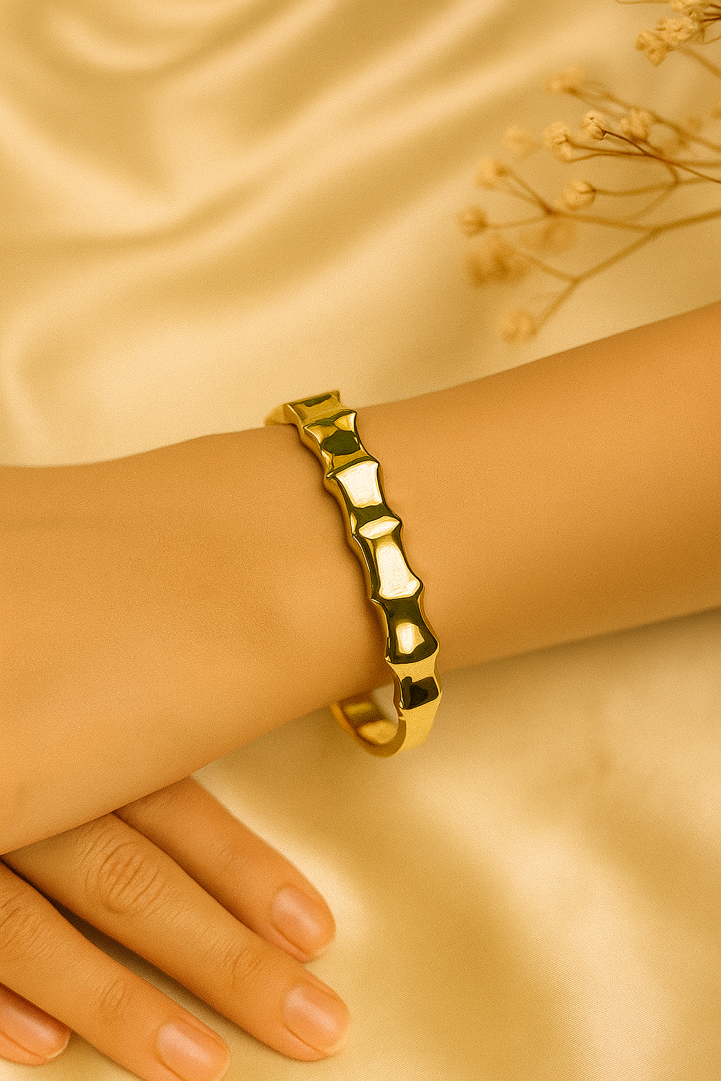 18K Gold-Plated Bamboo Curve Bangle | Anti-Tarnish Bold Minimalism