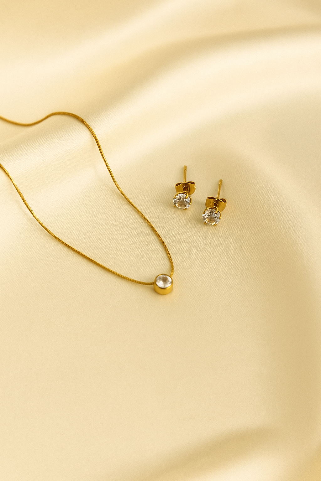 Classic Solitaire Necklace & stud Earrings Set